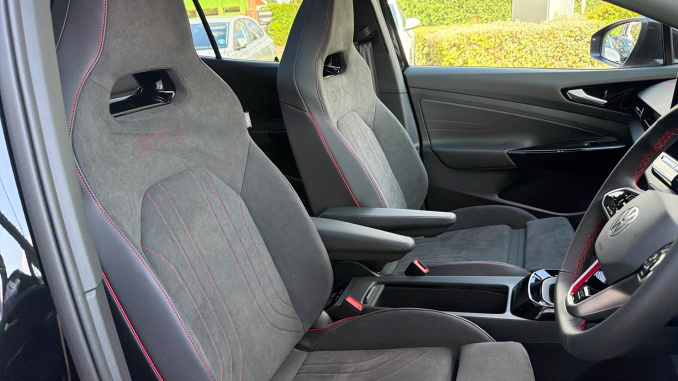 Volkswagen ID.4 250kW 4MOTION GTX Edition 79kWh 5dr Auto Electric Estate - Image 15